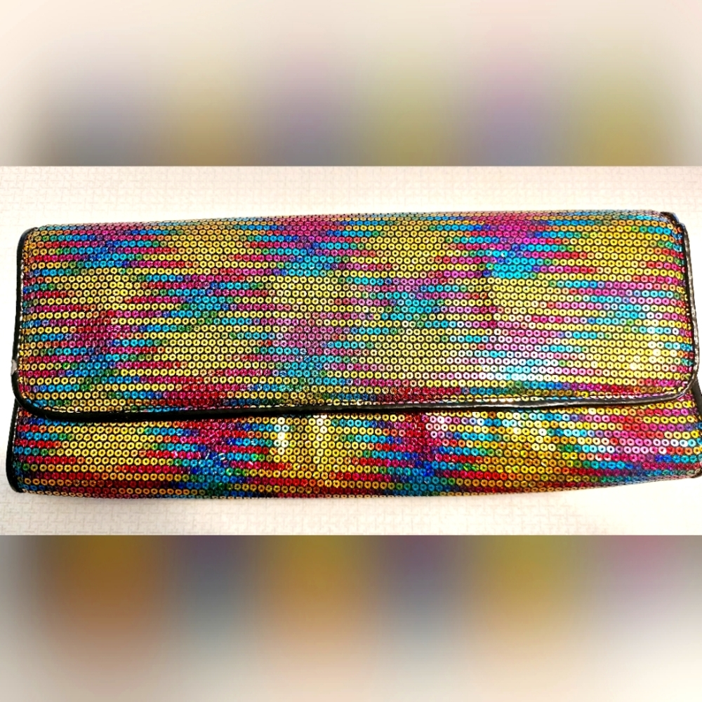 🤩GET A SHOW SALE PRICE WITHOUT THE SHOW!🤩Bright Rainbow 🌈 Sequins Clutch - Picture 1 of 2